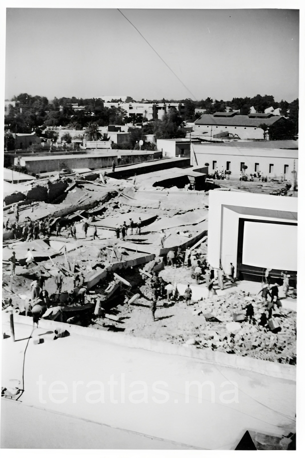 le 27 aout 1954 l'immeuble en construction de la Mabrouka à côté du ROXY s'effondre