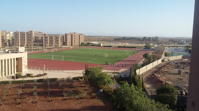 Lycée Mohammed VI d'Excellence - Centre CPGE terrain de football